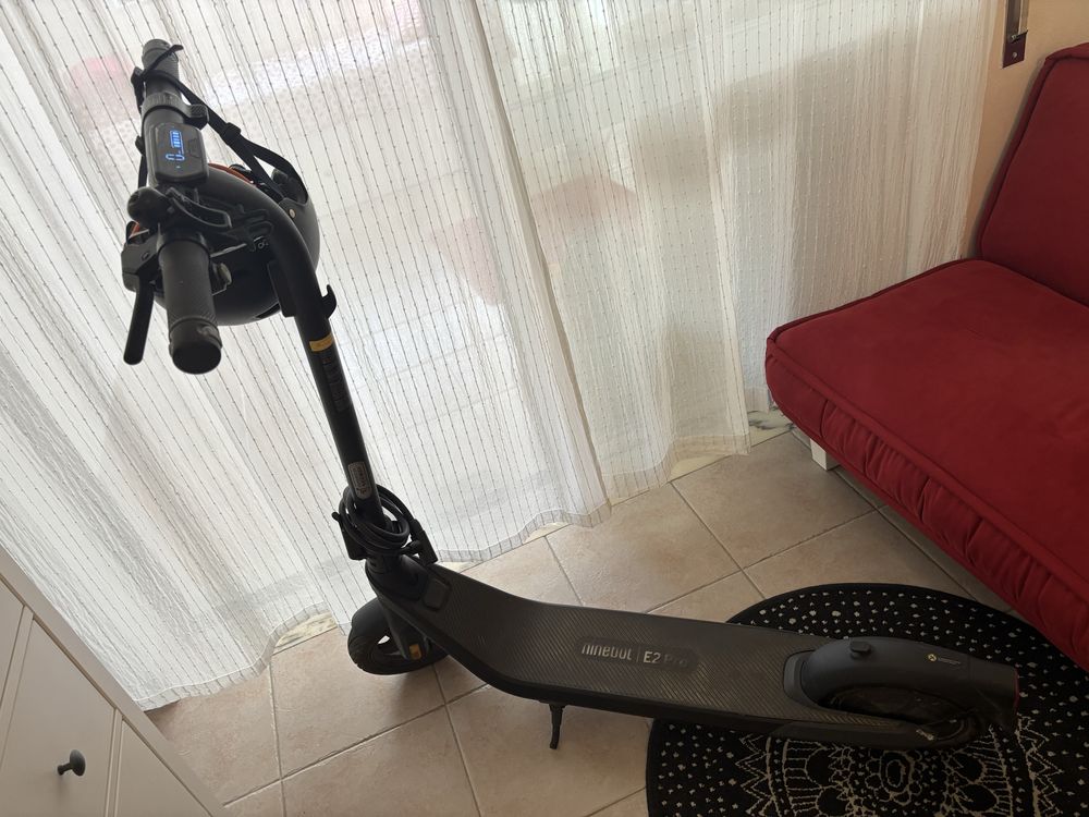Carrinho + acessórios para mudanças.