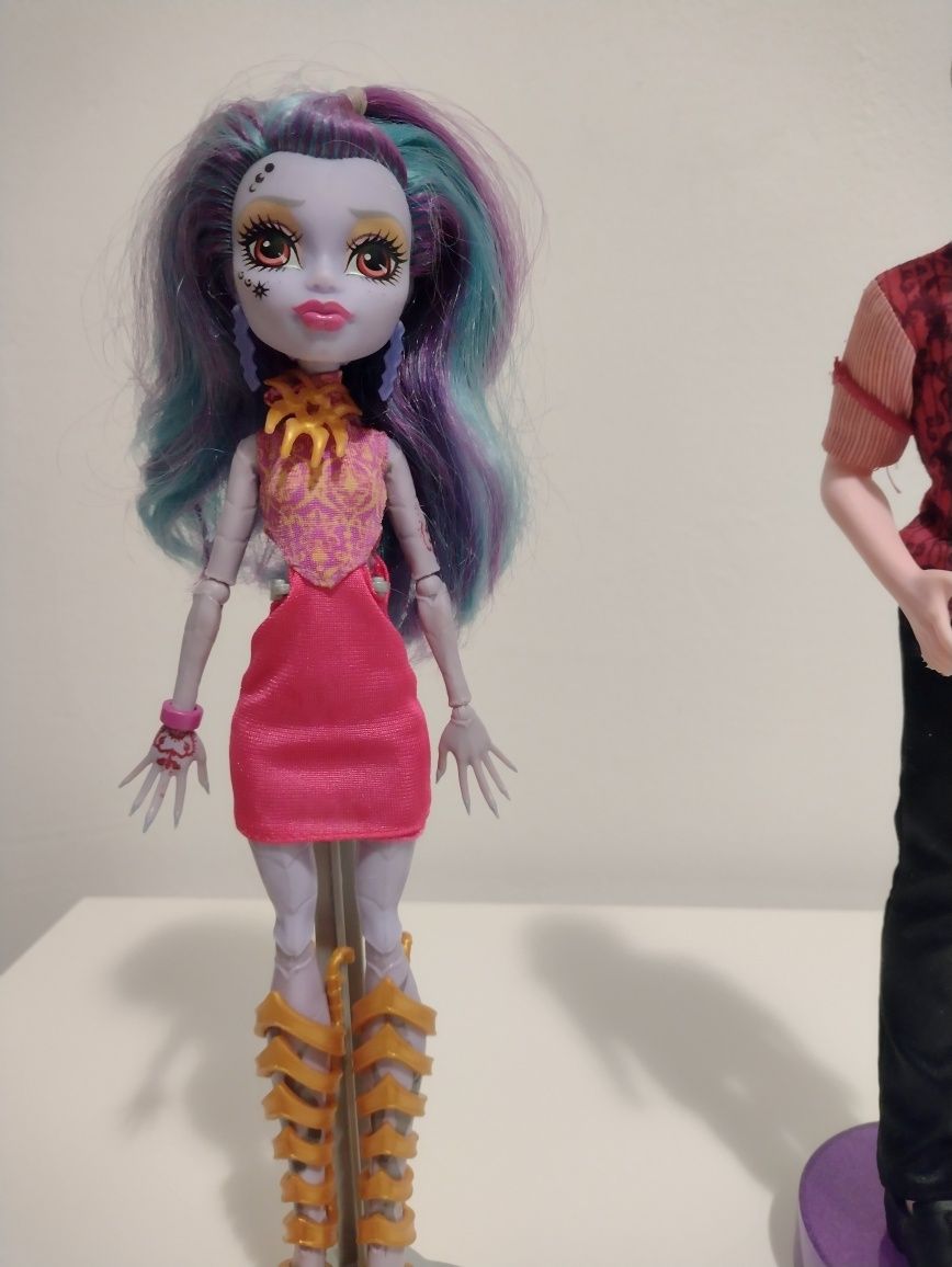 Monster high fashion  djinni whisp grant