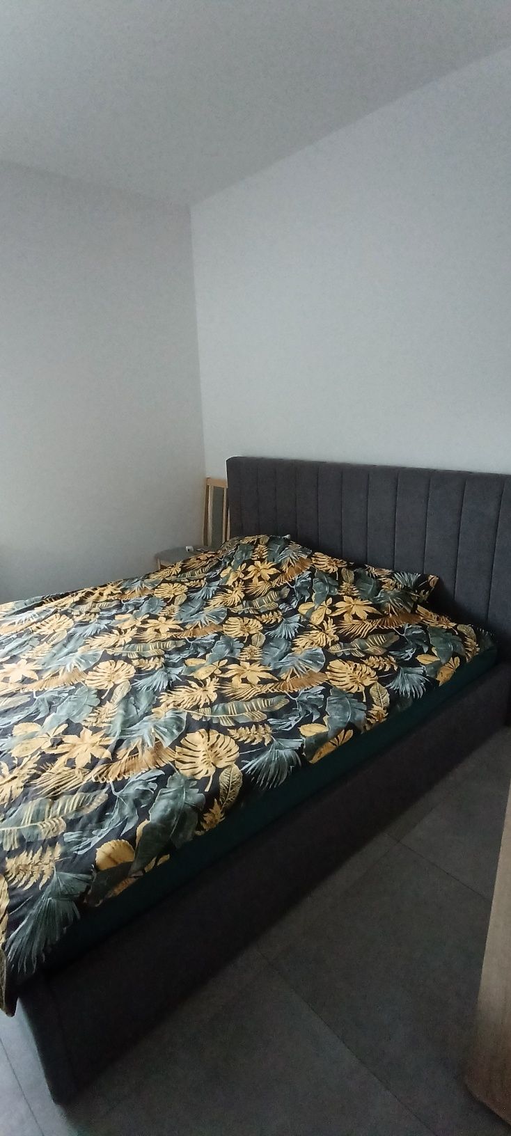 Witam. Posiadam na sprzedaż łóżko sypialniane :)