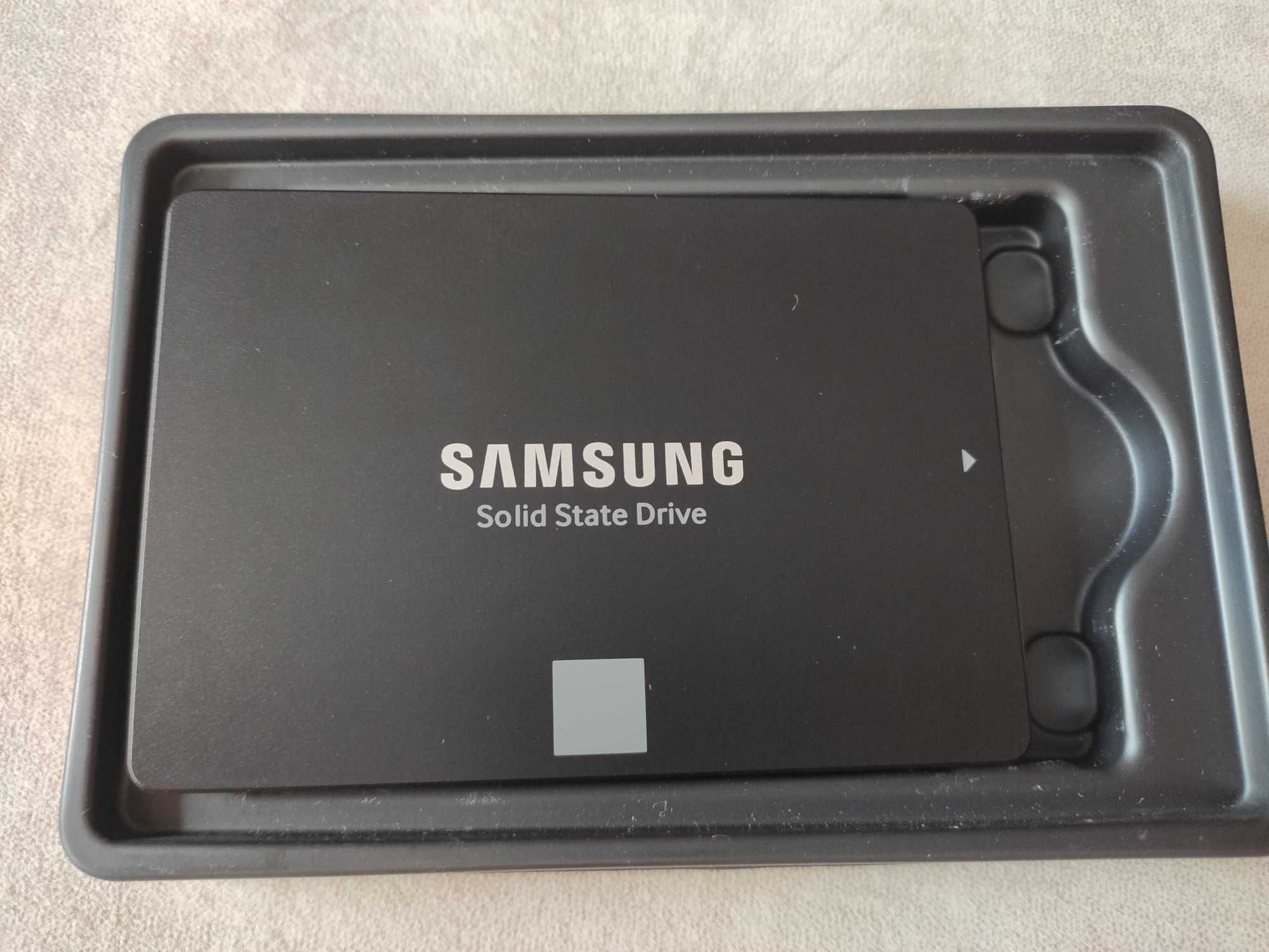 SSD диск Samsung 860 Evo-Series 1TB (Open Box)