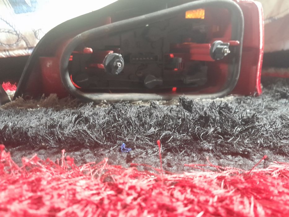 Vendo farolins traseiros peugeot bom estado