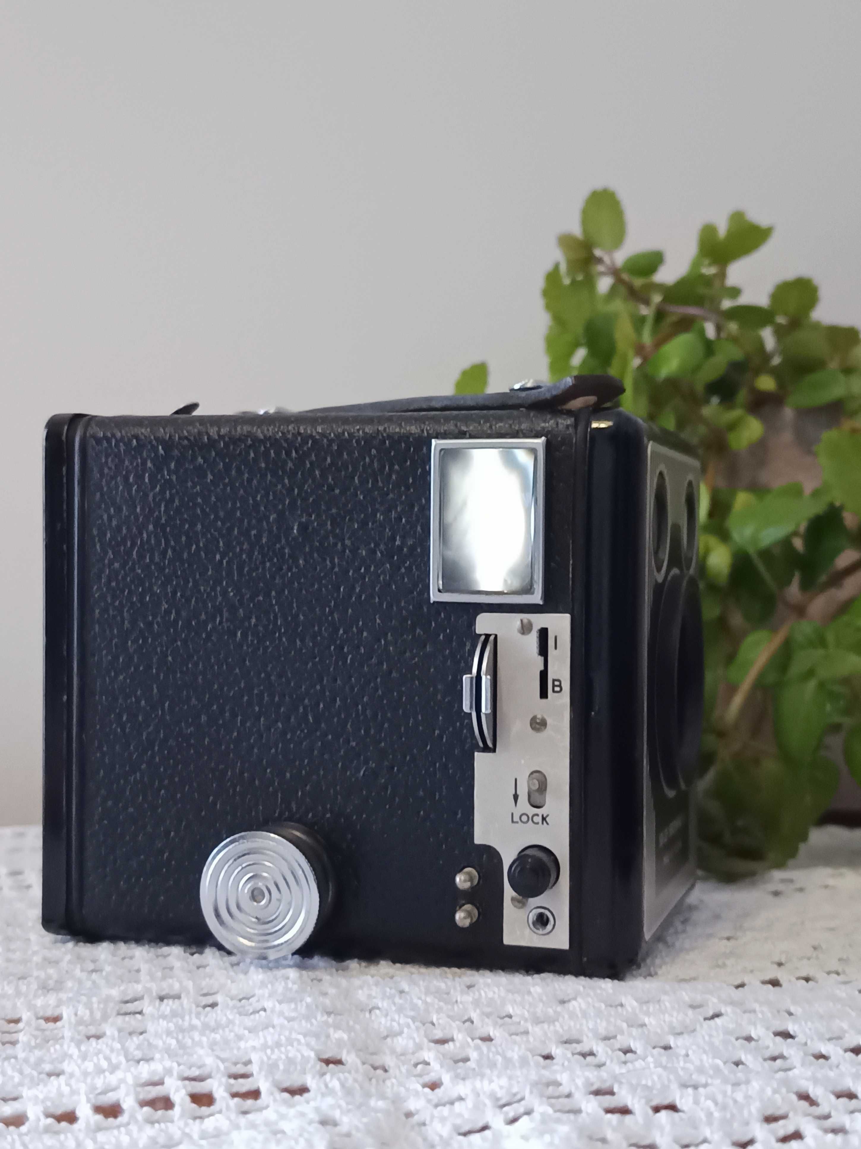 Câmara Kodak Six-20 Brownie E (câmara de caixote/box)
