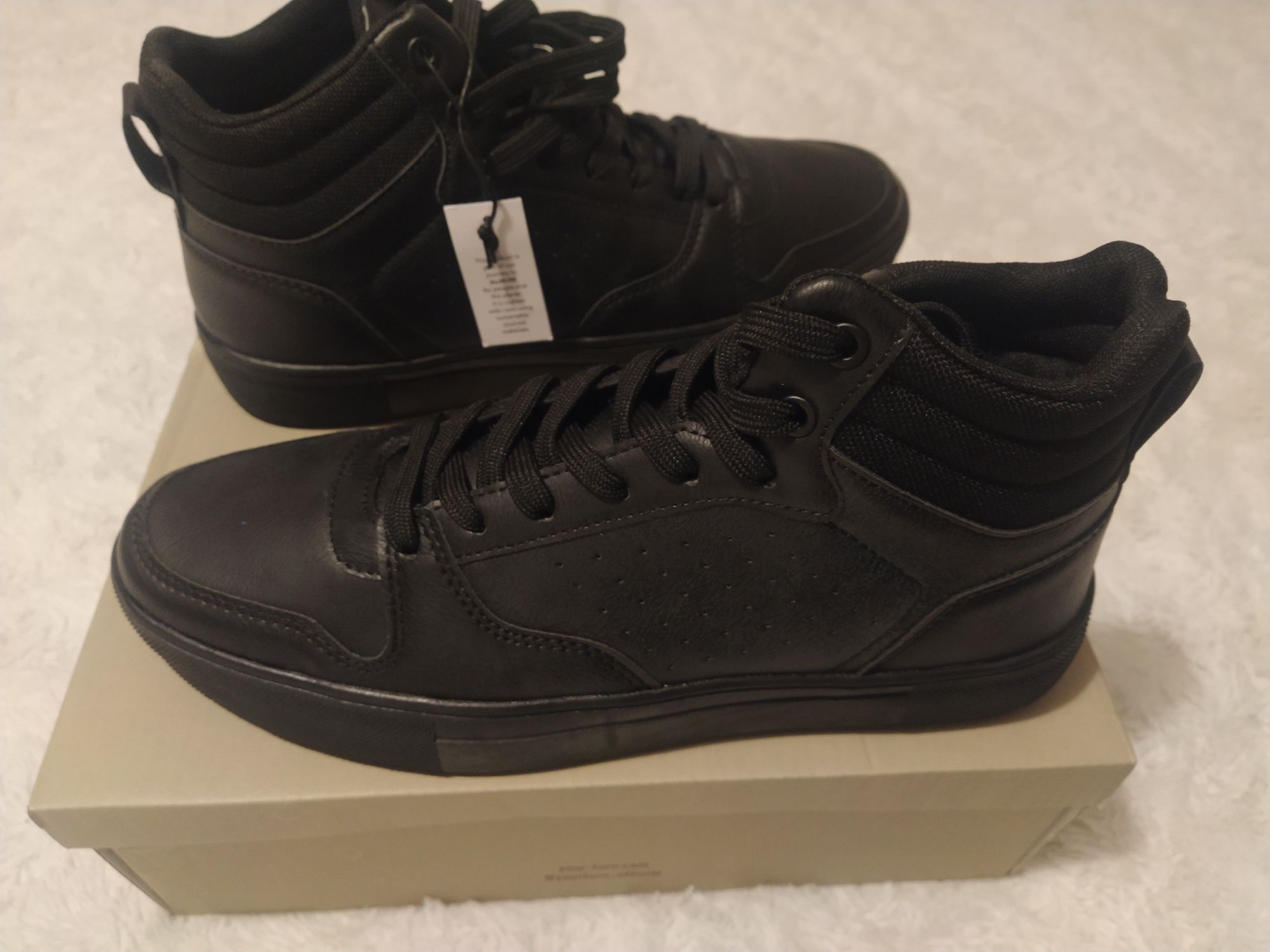 Buty męskie sneakersy Yourturn r. 41 nowe z metką