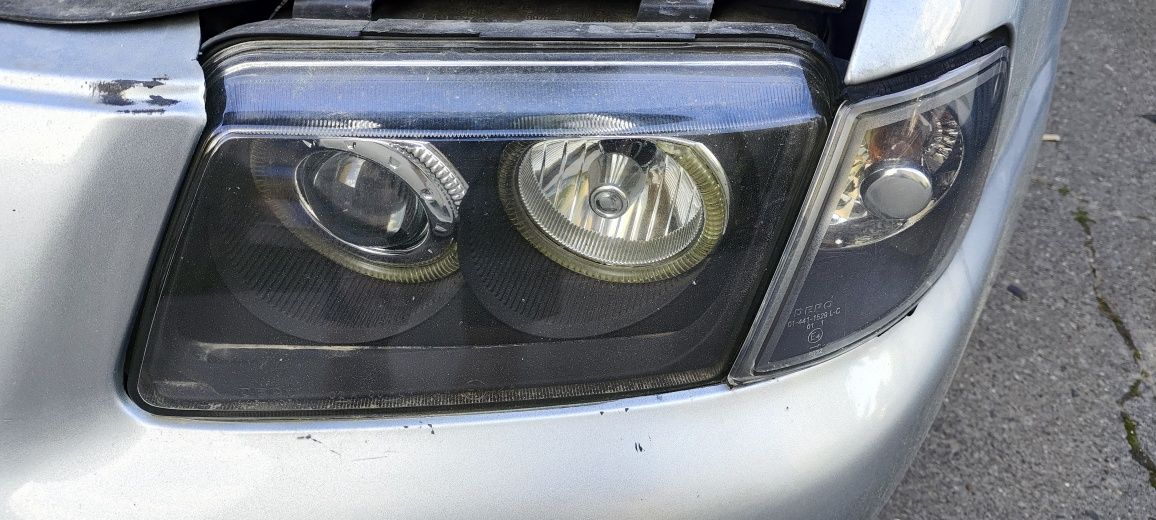 Lampy reflektory przód Black depo ringi a3 8l