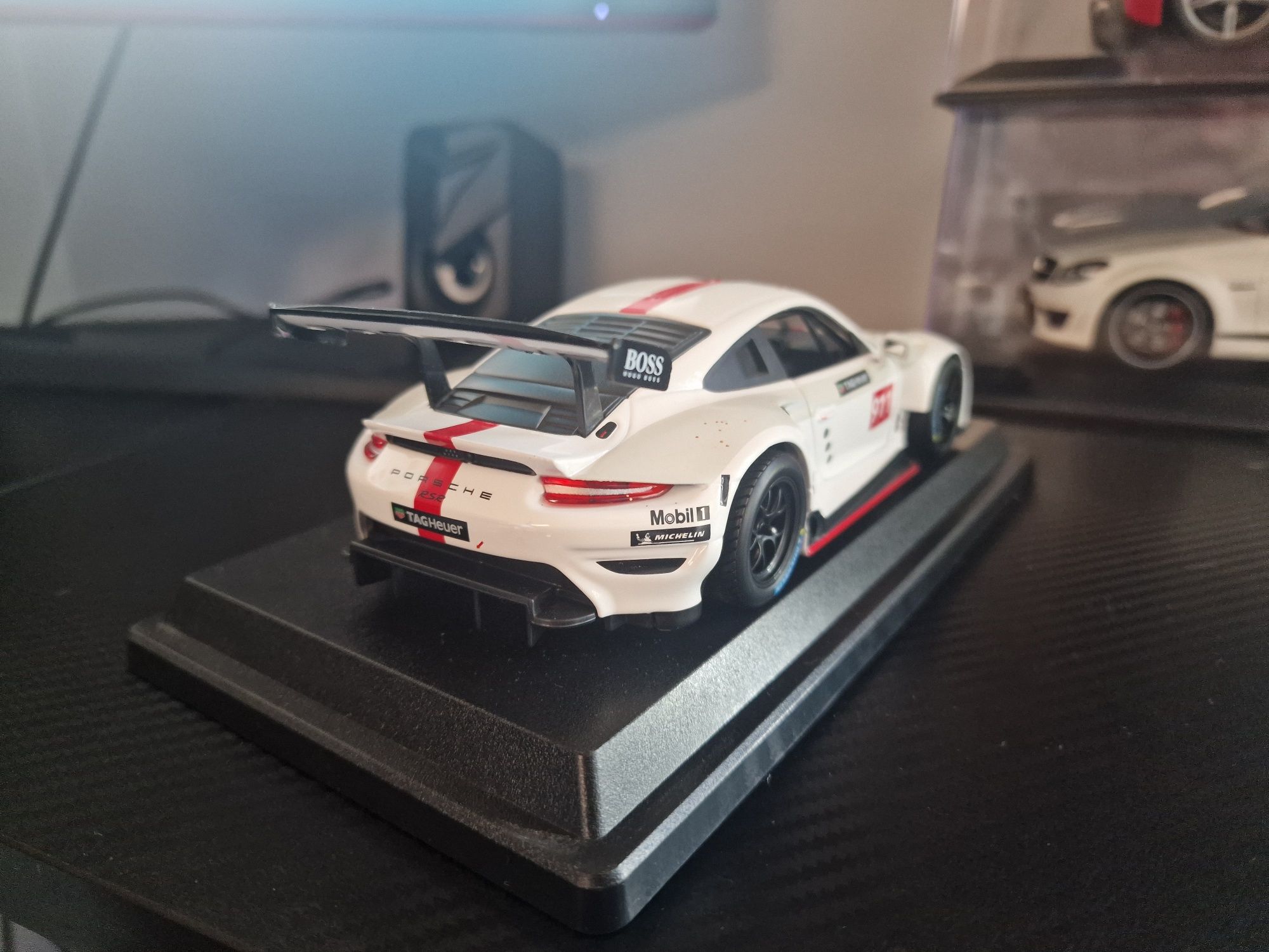 Porsche 911 RSR 1:24