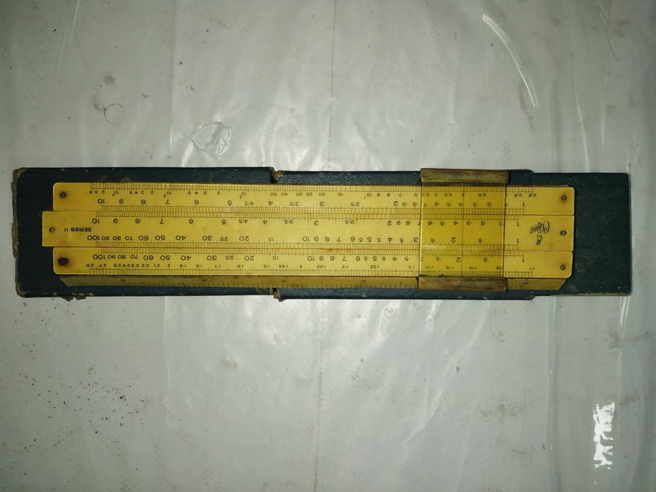 Régua de cálculo de Engenharia. Muito bom estado. Vintage