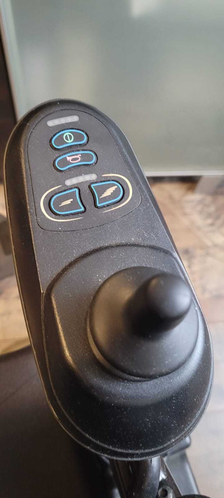 Wózek inwalidzki elektryczny