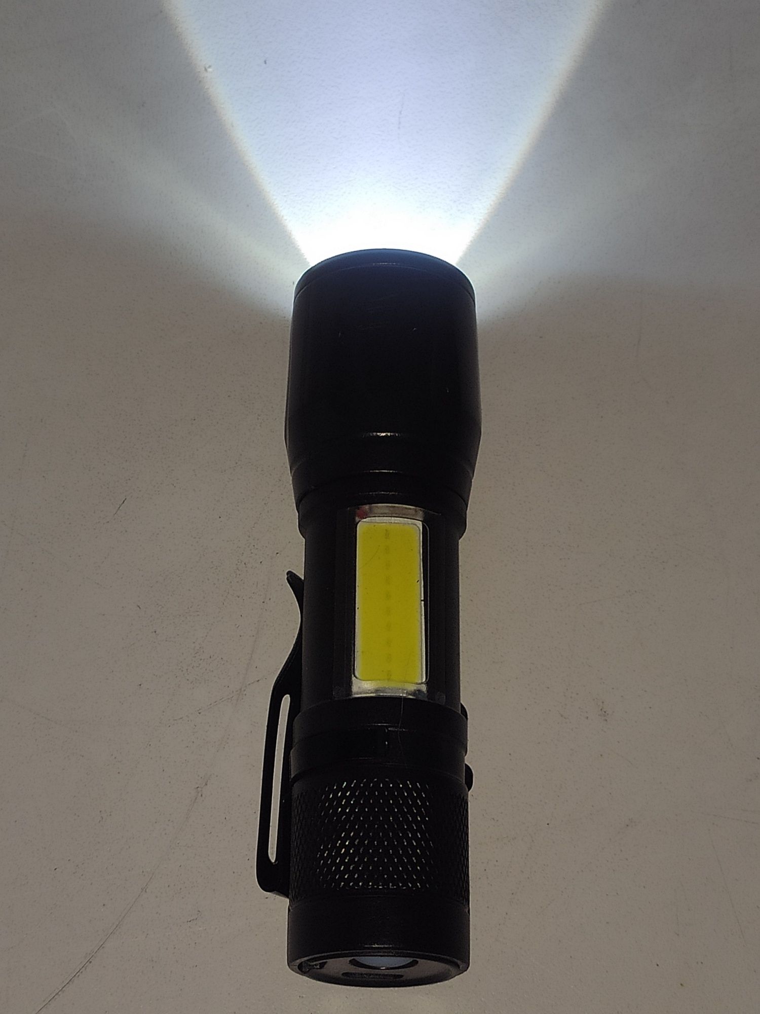 Фонарь аккумуляторный ліхтарі на акумуляторі светодиодные лампы