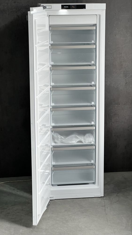 НОВАЯ!!! 2025 Морозильная камера Miele FNS 7770 E NoFrost WiFi