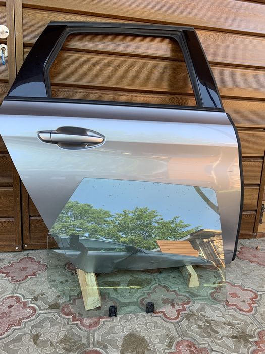 Продам задню праву дверку до Peugeot 308