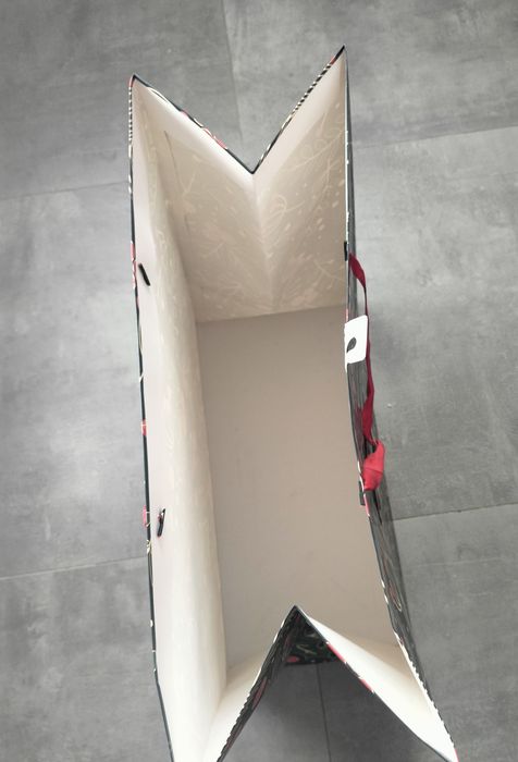 Torebka na prezenty ze świątecznym motywem ostrokrzewu, 50x50x25 cm