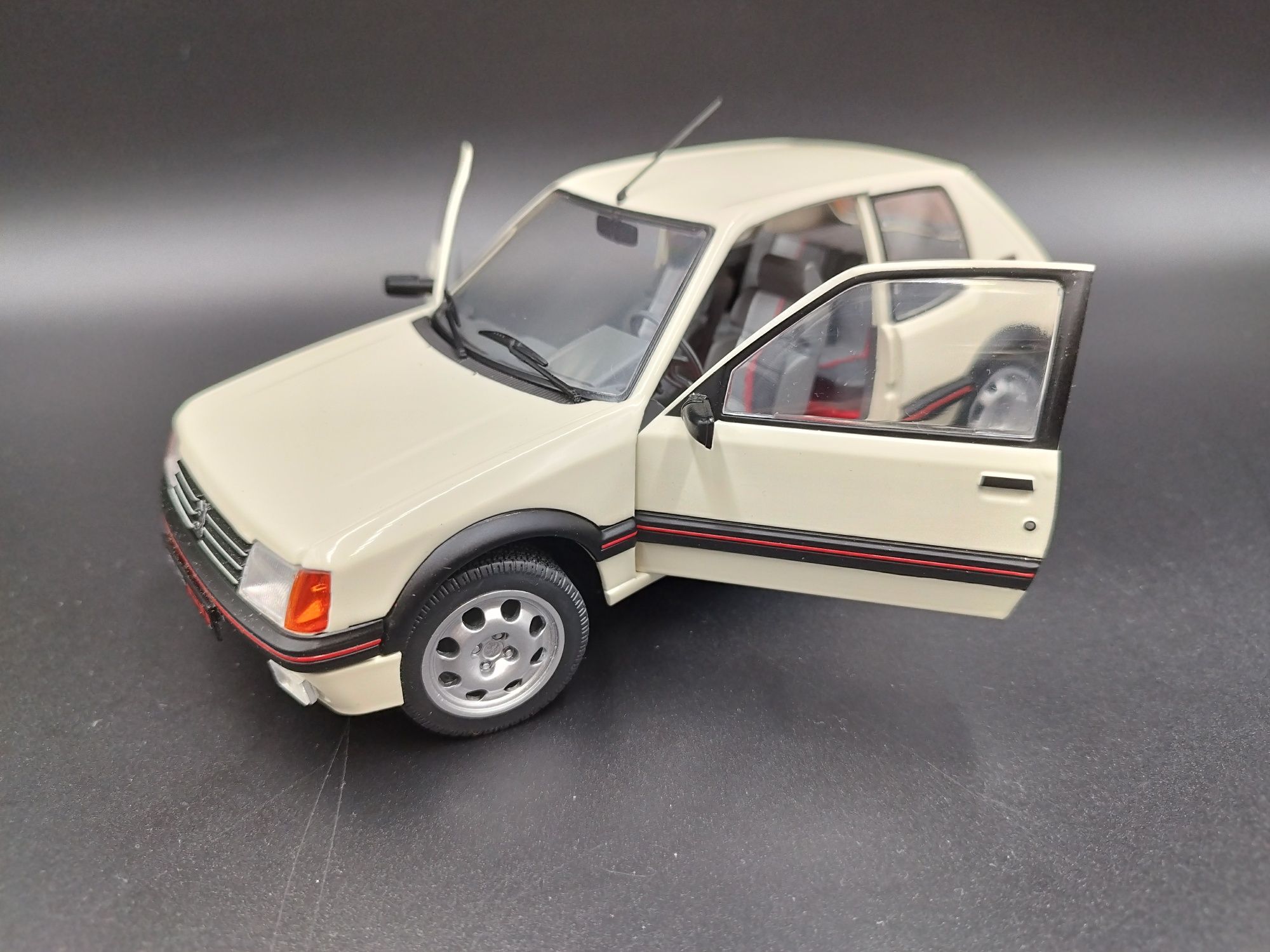 1:18 Solido 1988 Peugeot 205 GTI model nowy