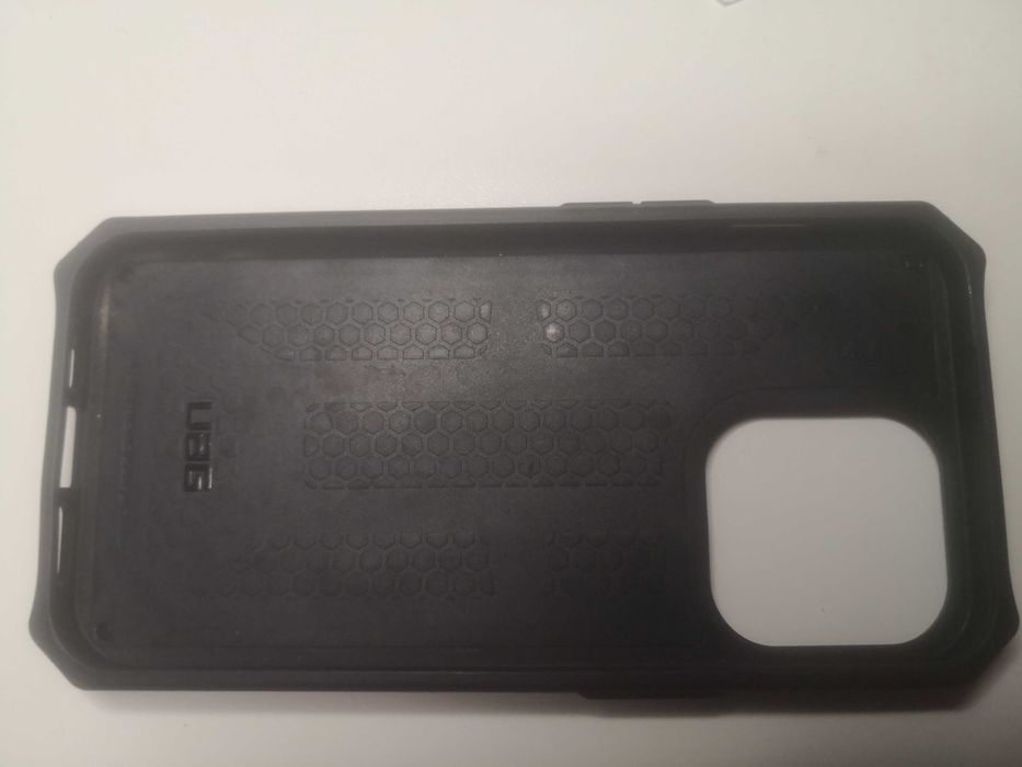 Capa Urban Armor Gear UAG  para Iphone 13 Pro cor vermelha