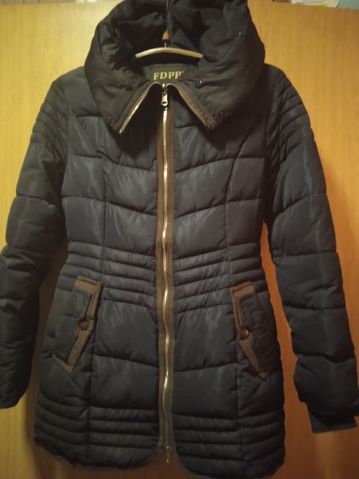 Зимова жіноча куртка