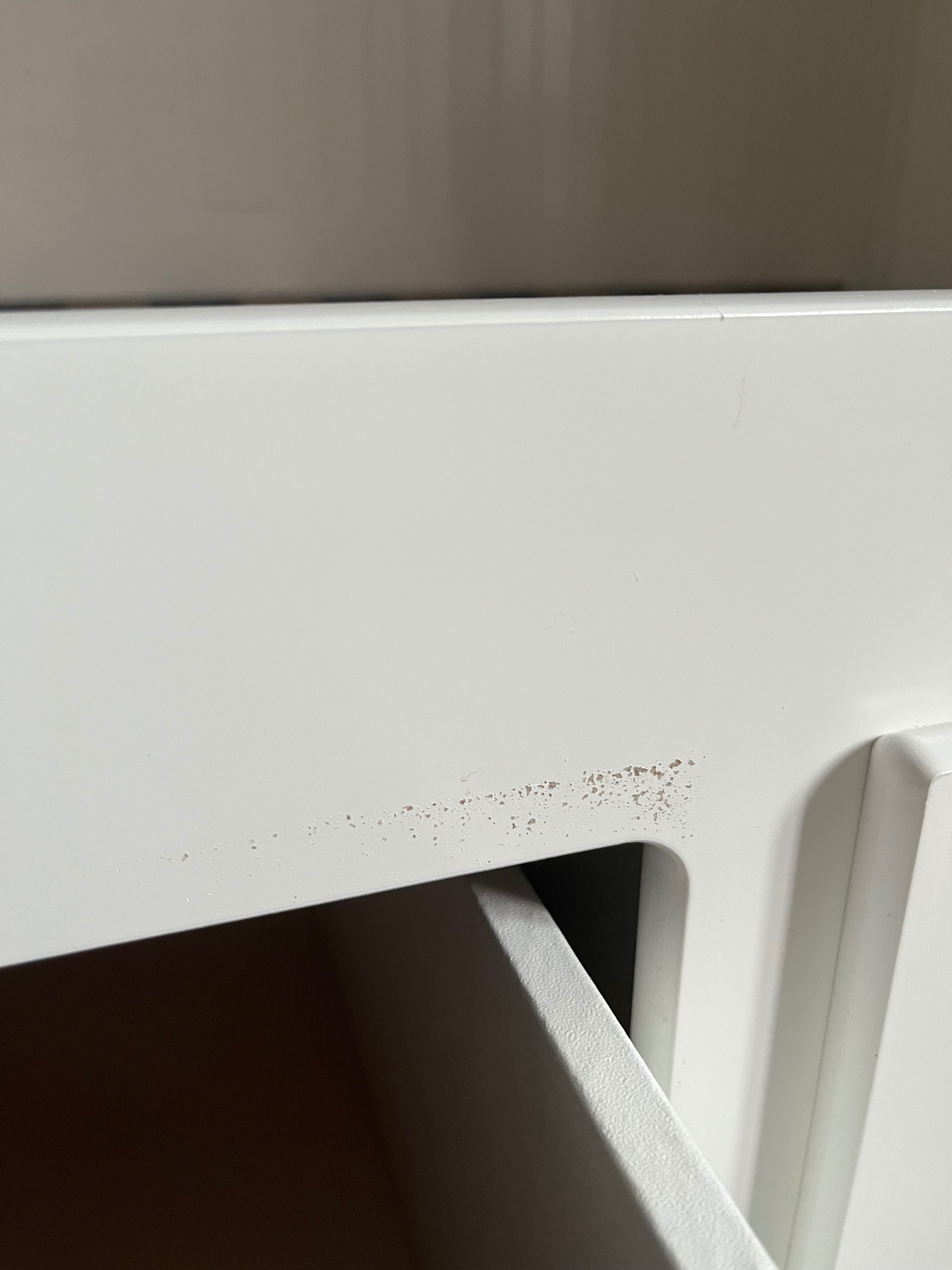 Białe łóżko z materacami Hemnes Ikea