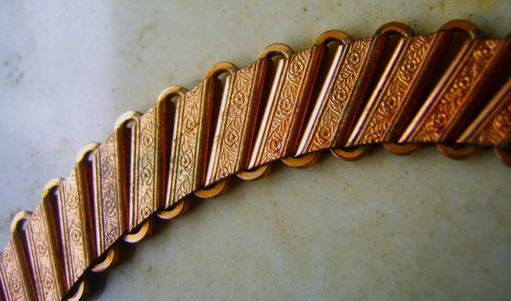 Przeklęty Srebrny Zegarek Ludzkie Zęby z Opuszczonego Szpitala Psych.