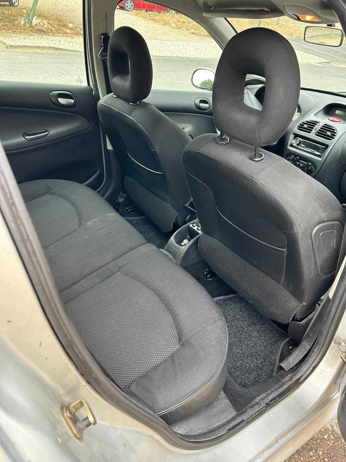 Viatura Peugeot 206 SW