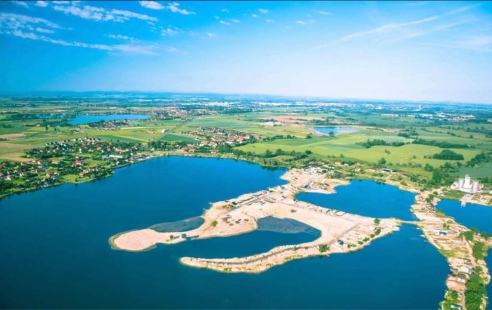 Domek nad jeziorem z jacuzzi, solarium, linia brzegową, sauna, plaża