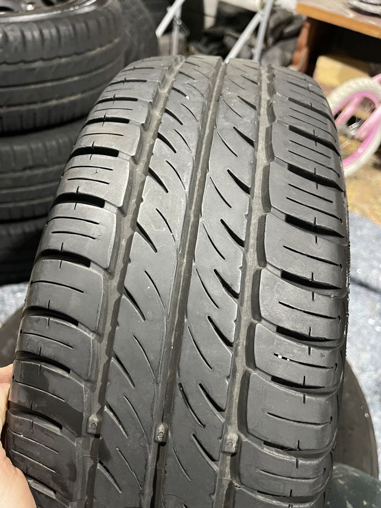 R14 185/60 шини на літо.