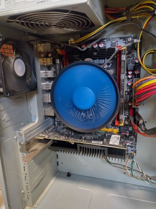 Системный блок + монитор(Видеокарта GeForce GT1030 2048Mb Inno3D )