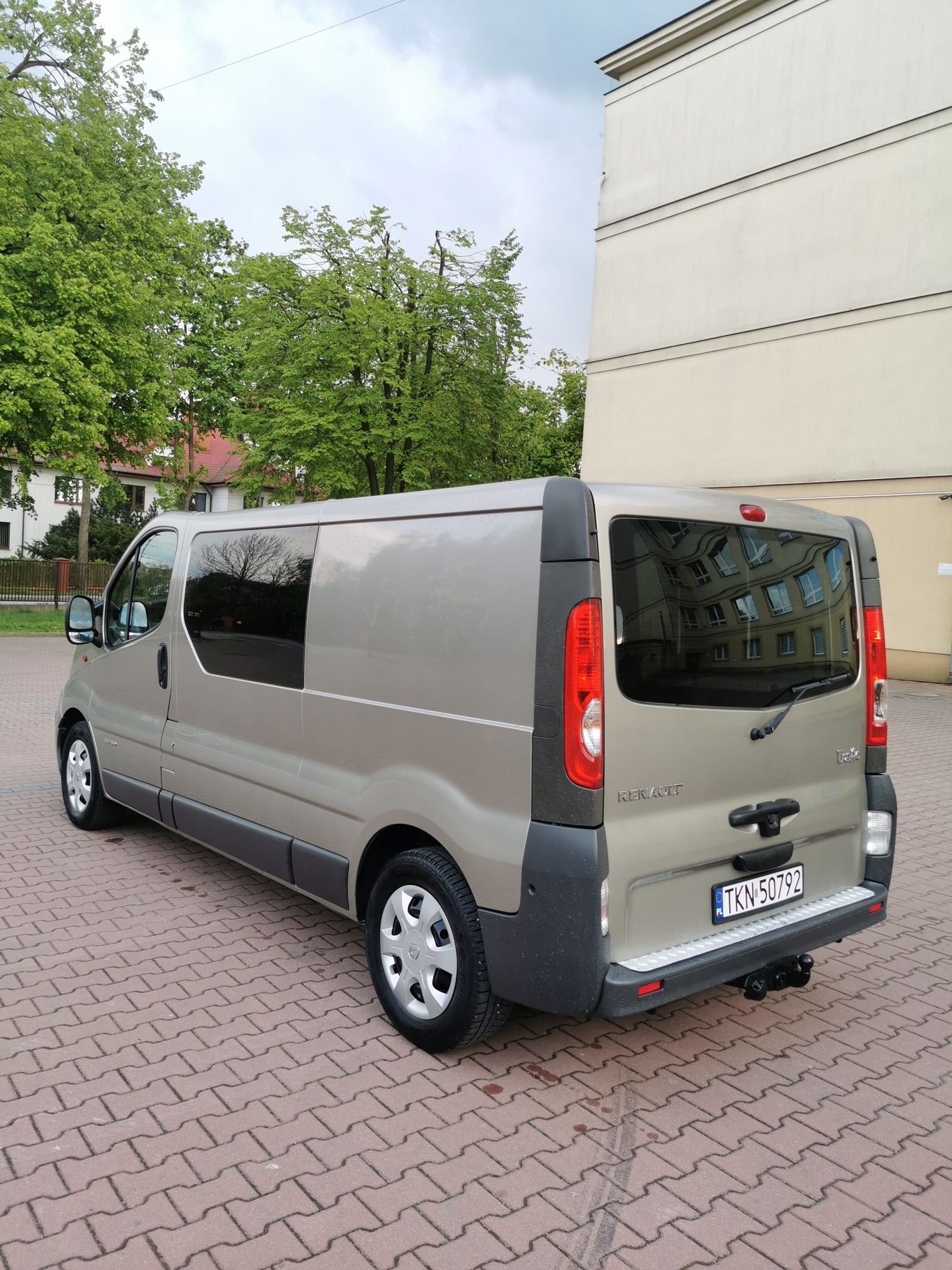 Renault Trafic z 2007 6 osobowy Brygadówka Long 2.5