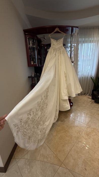Весільна сукня в ідеальному стані, ручна робота.