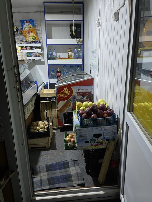 Кіоск, ларьок. Мікрорайон Половки. Базарчик на латишева