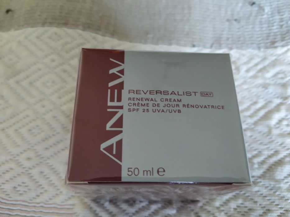 Creme de dia Anew Reversalist Avon