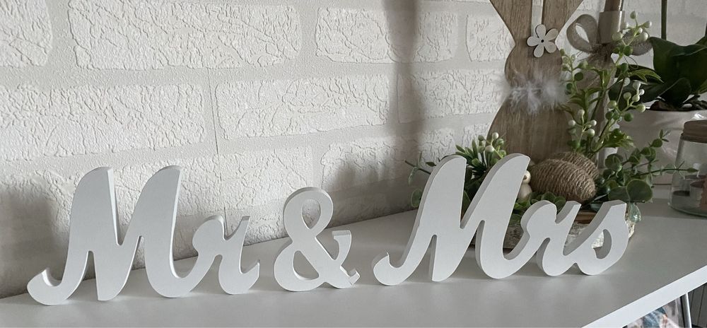 Napis Mr&Mrs biały jak nowy
