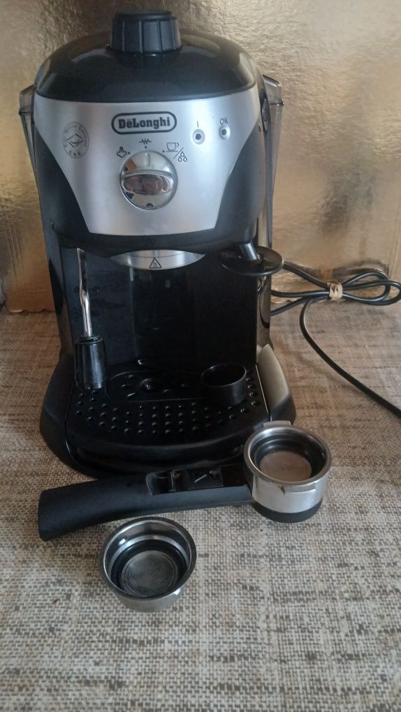 Ekspres kolbowy De'Longhi