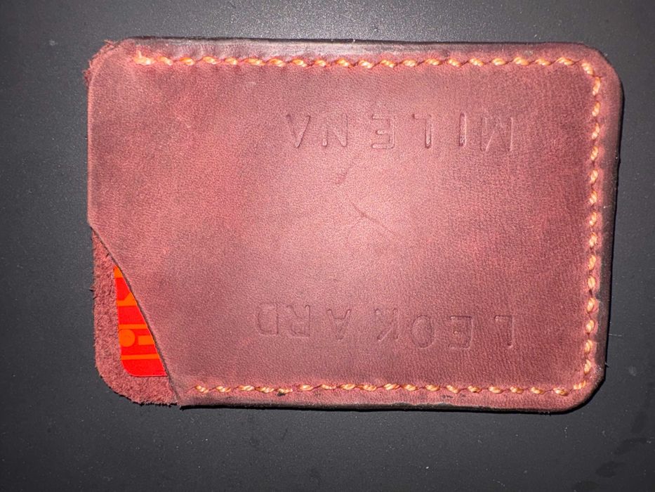 кардхолдер під Леокард