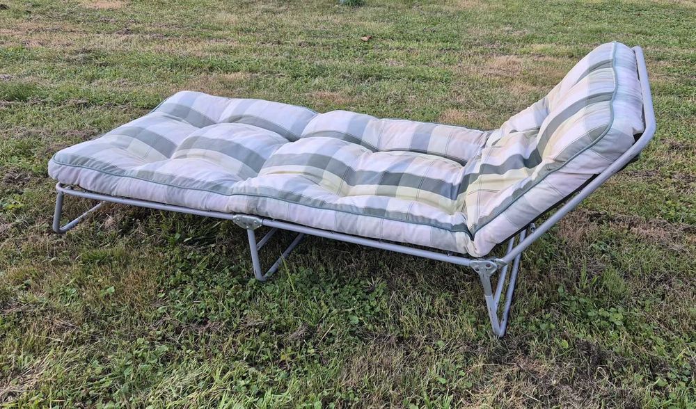 Leżak ogrodowy składany