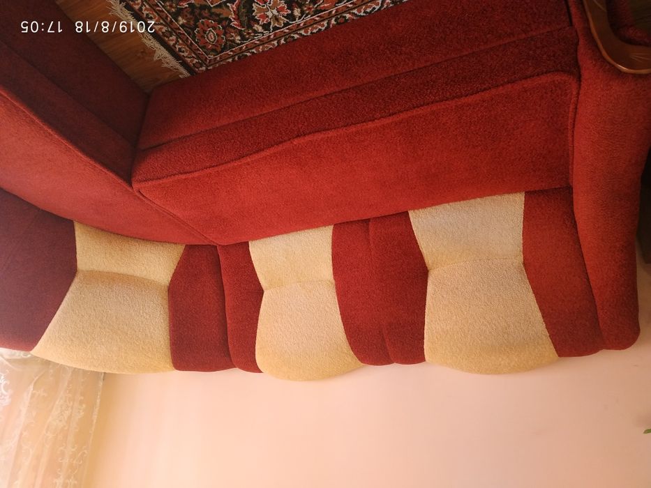 Продам кутовий диван ширина 1,60. Довжина 2,20