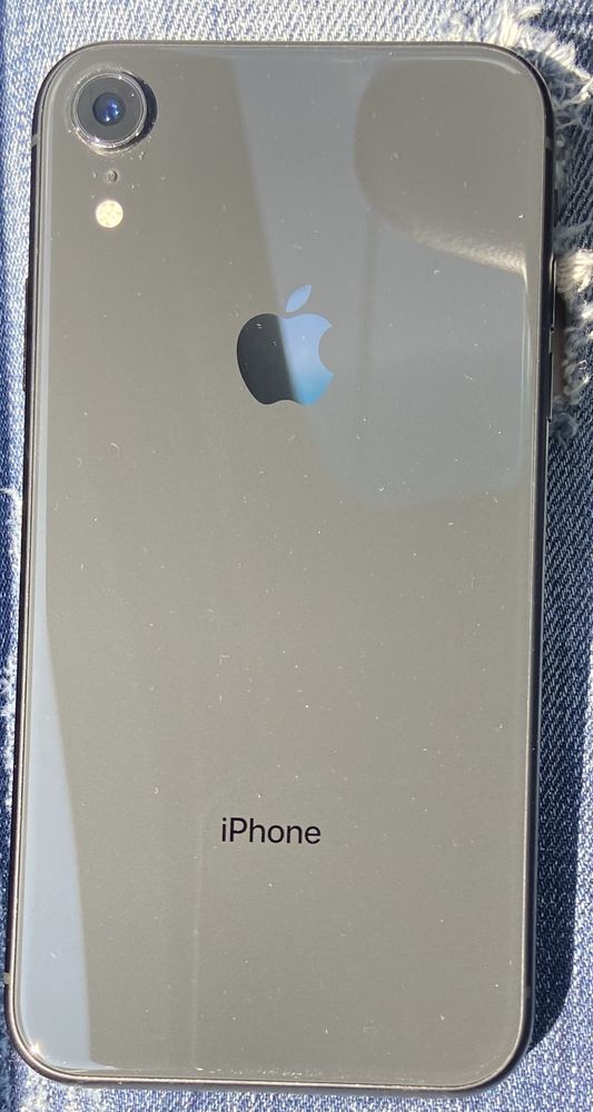 Iphone XR 64 Gb . Состояние идеал.
