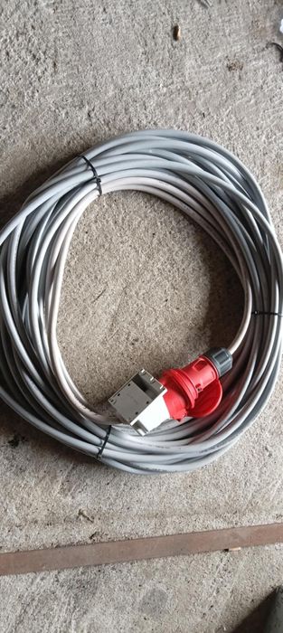 Sprzedam przedłużacz siłowy z wtykami