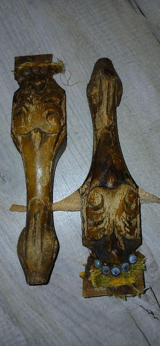 Stare nogi, elementy sofy komody szafy