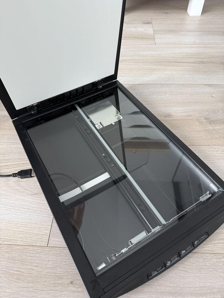 Skaner usb canon lide 110