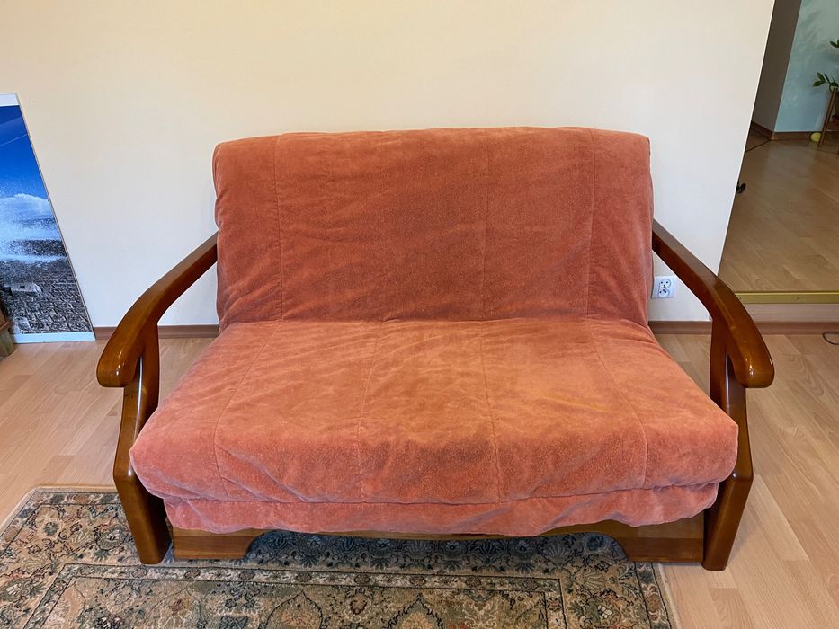 Sofa drewniana tapicerowana