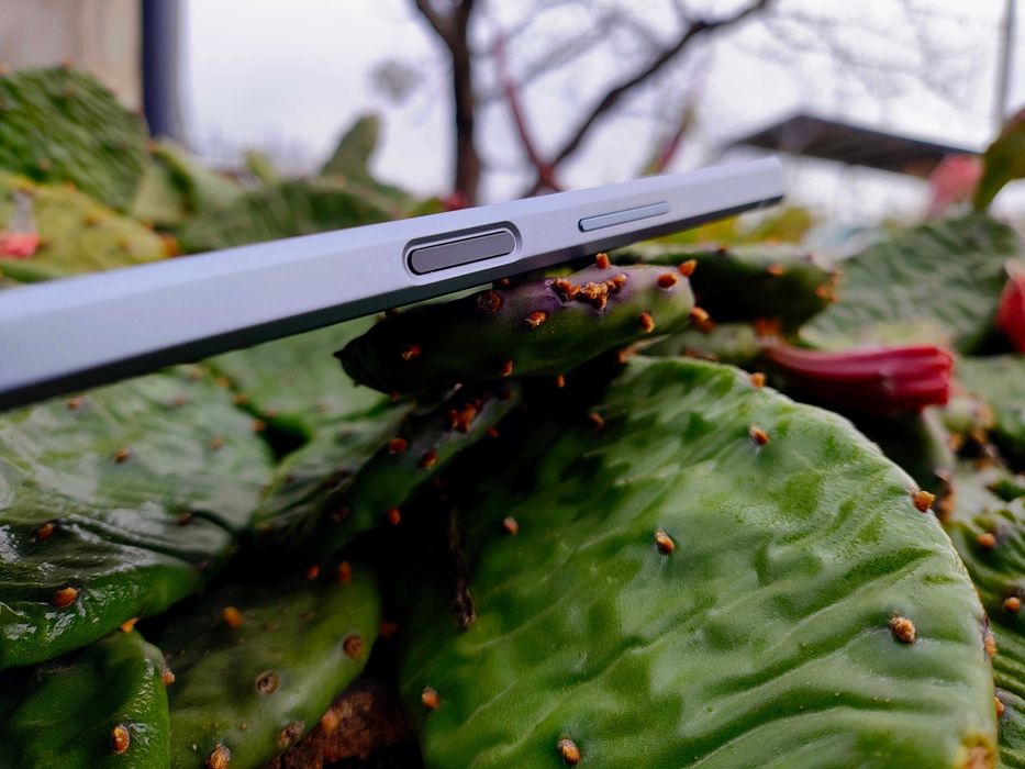 Протиударний смартфон Sharp R8(2sim,256gb,IP68,6.4" 240гц,4570ma,NFC)