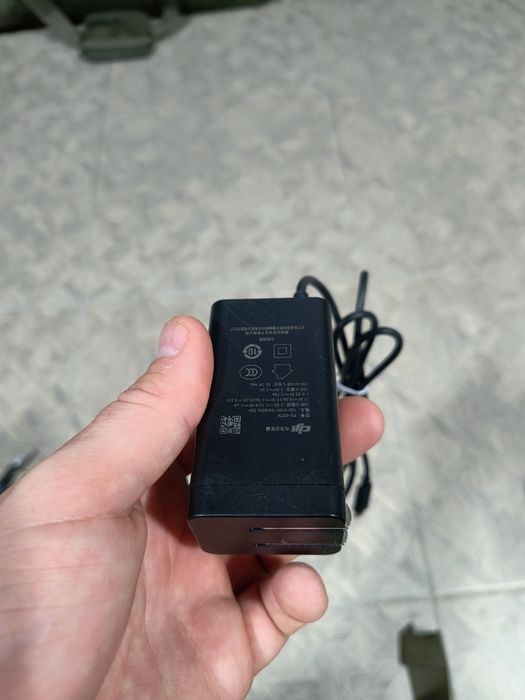Зарядний пристрій Mavic 3 під ремонт