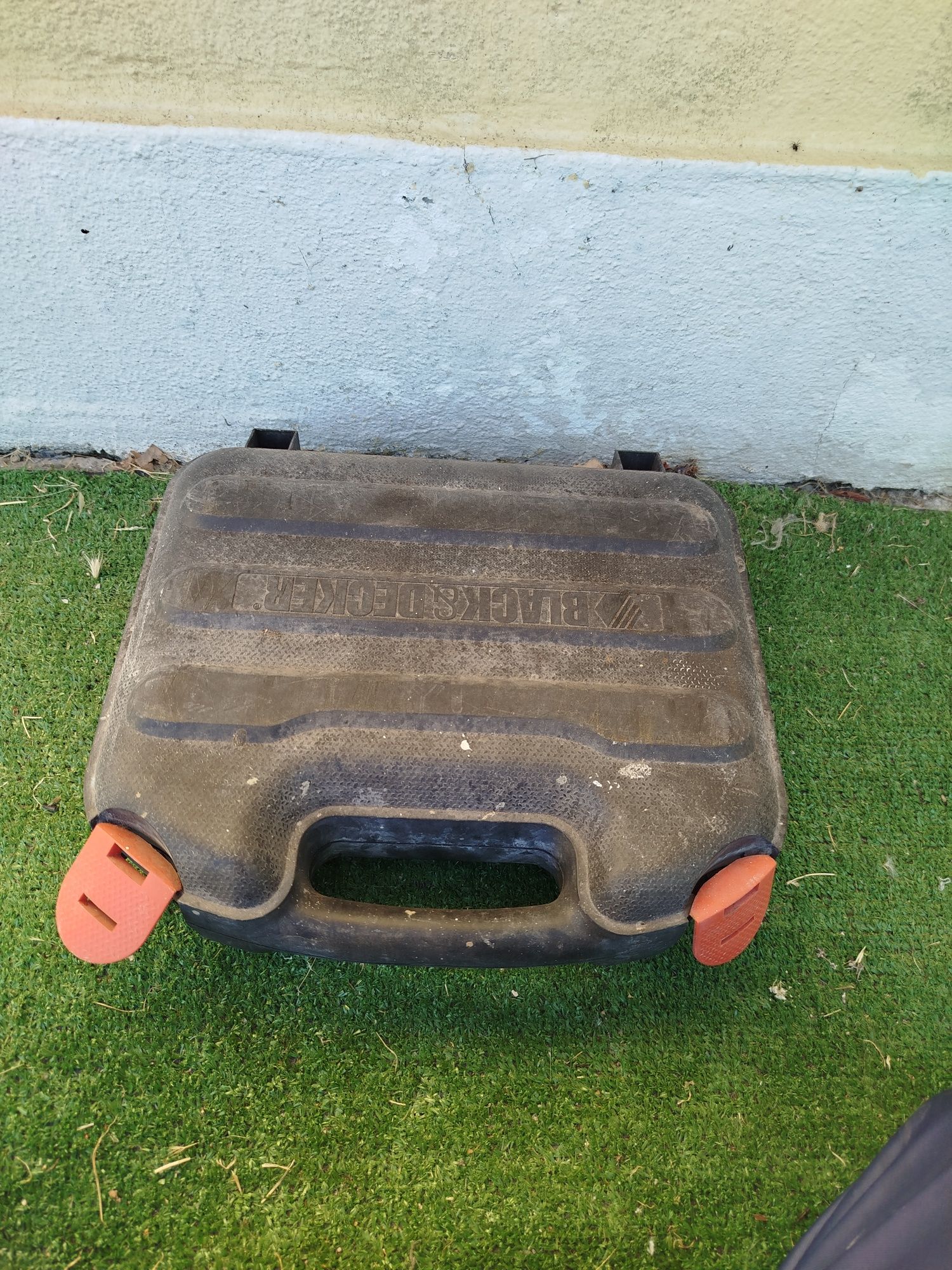 Lixadeira Orbital Black & Decker KA320