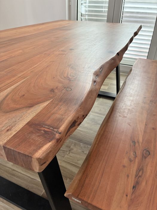Mesa de jantar 1.8M e 1 banco corrido de madeira maciça de acácia