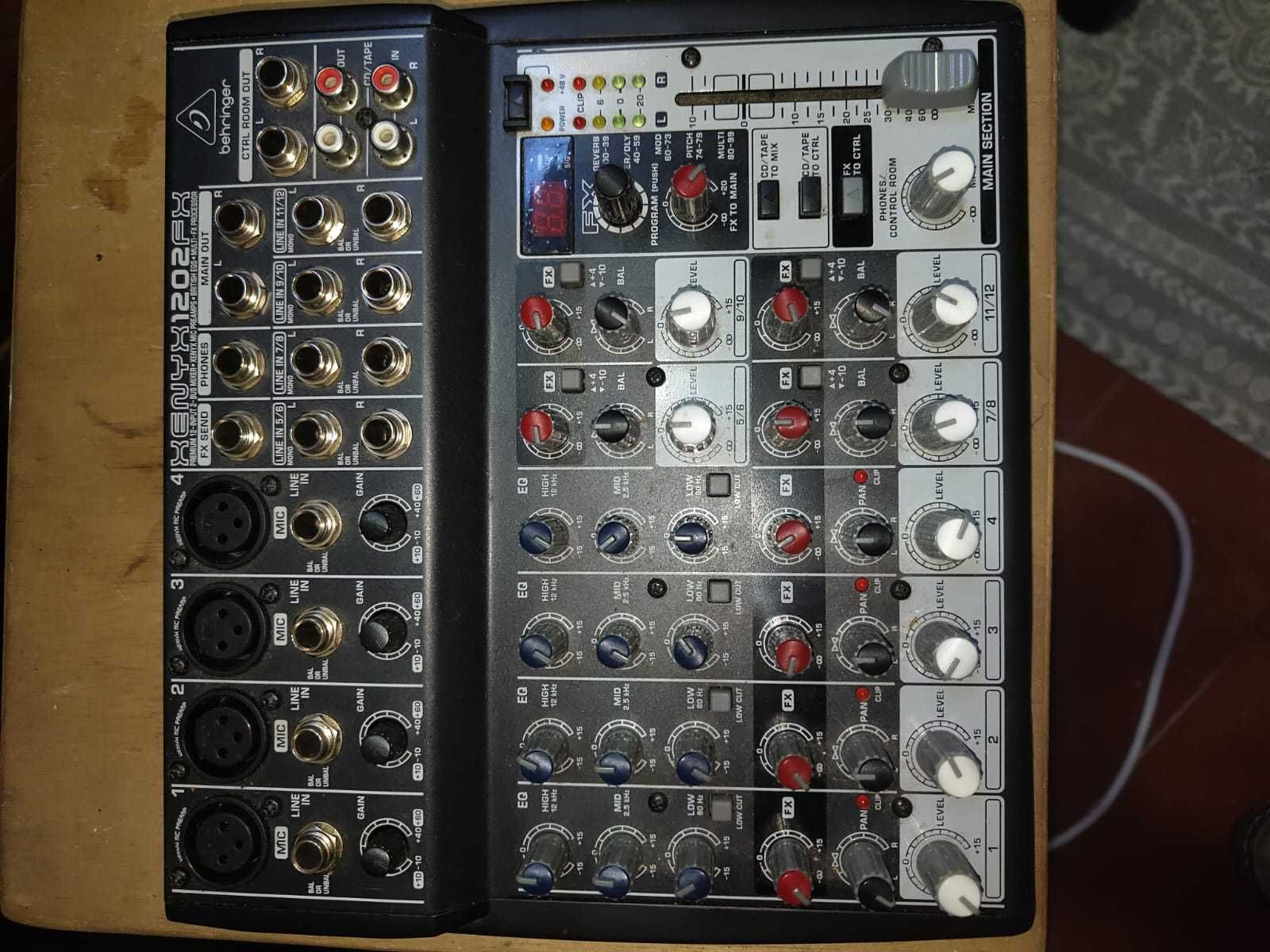 Mesa de mistura Beheringer Xenix 1202 FX  Obs* Não aceito MBw