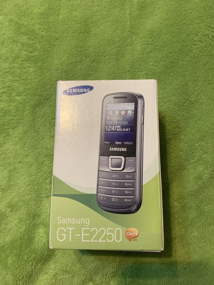 Sperzedam Telefon Samsung  GT E2250 Okazja!