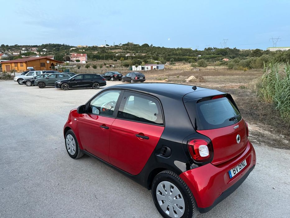 Smart fourfour 
Ano 2016
Gasolina 
120500 km 
Caixa manual 
Interior i
