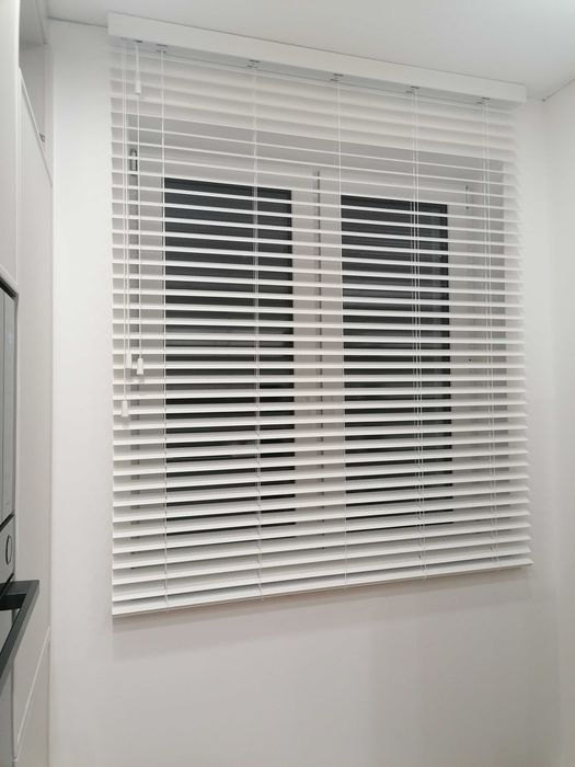 Żaluzja biała 144x175 nowa