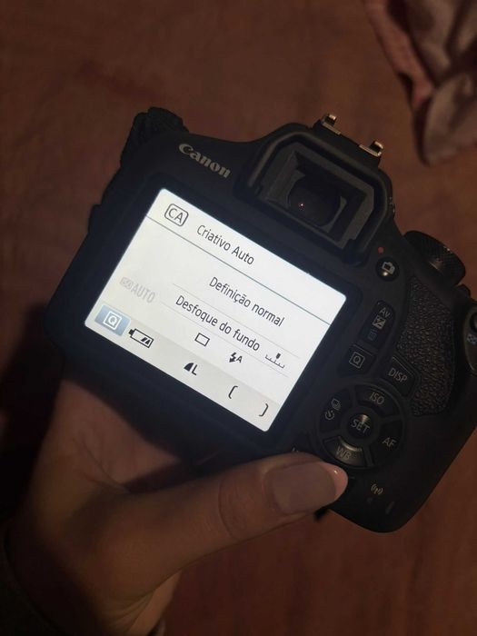 Canon 2000D como nova- NEGOCIÁVEL