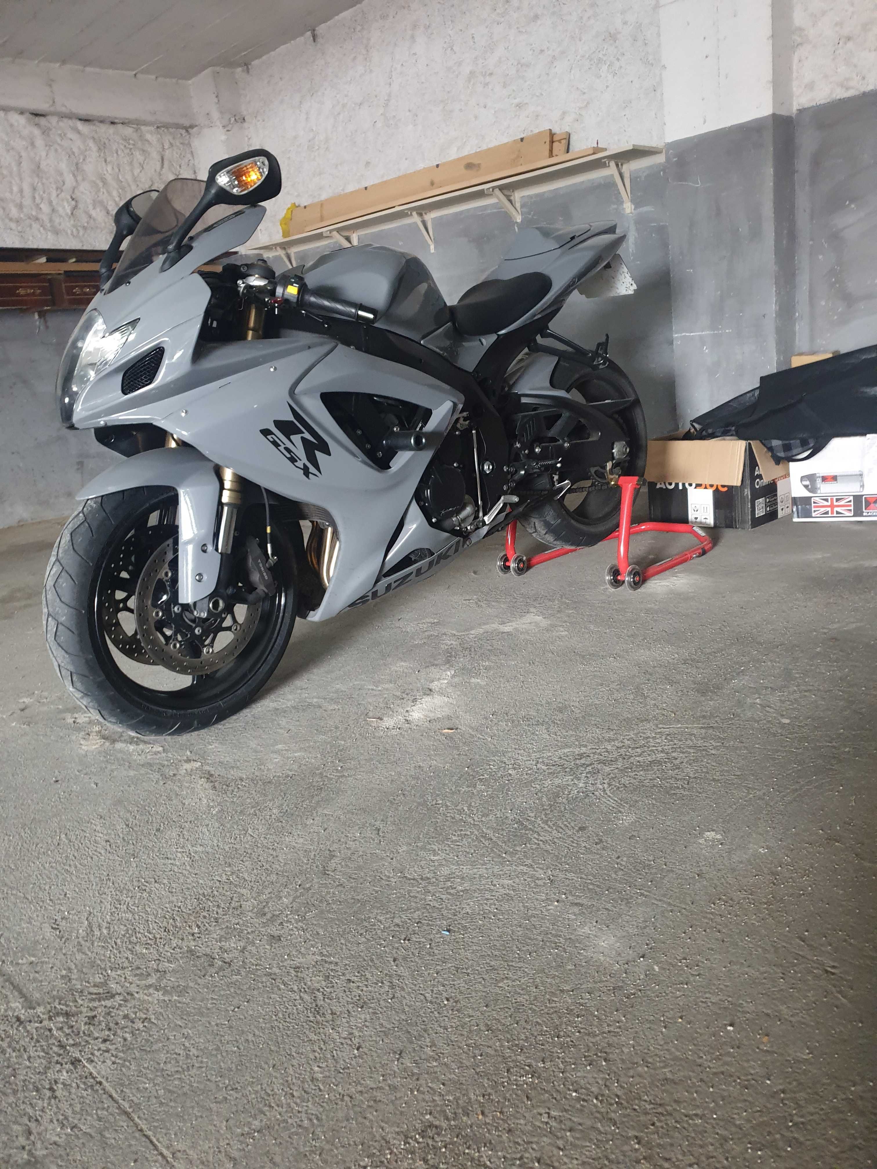 Suzuki gsxr 600 k7