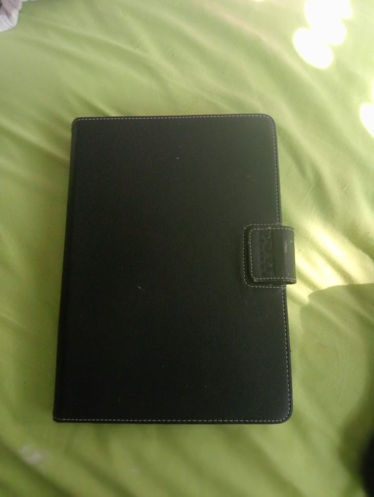 Capa universal tablet com teclado