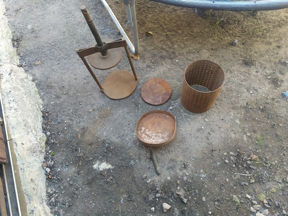 Продаю ручной прес для винограда и нетолько